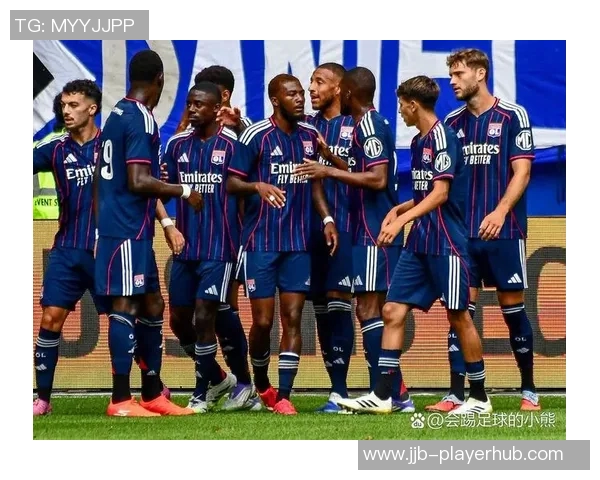 友谊赛精彩回顾：里昂完胜本菲卡补时进球引发争议与欢呼