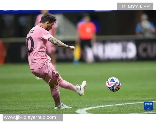 英超激战AC米兰与巴黎圣日耳曼战成平局逆转瞬间点燃全场激情 英超激战AC米兰与巴黎圣日耳曼战成平局逆转瞬间点燃全场激情